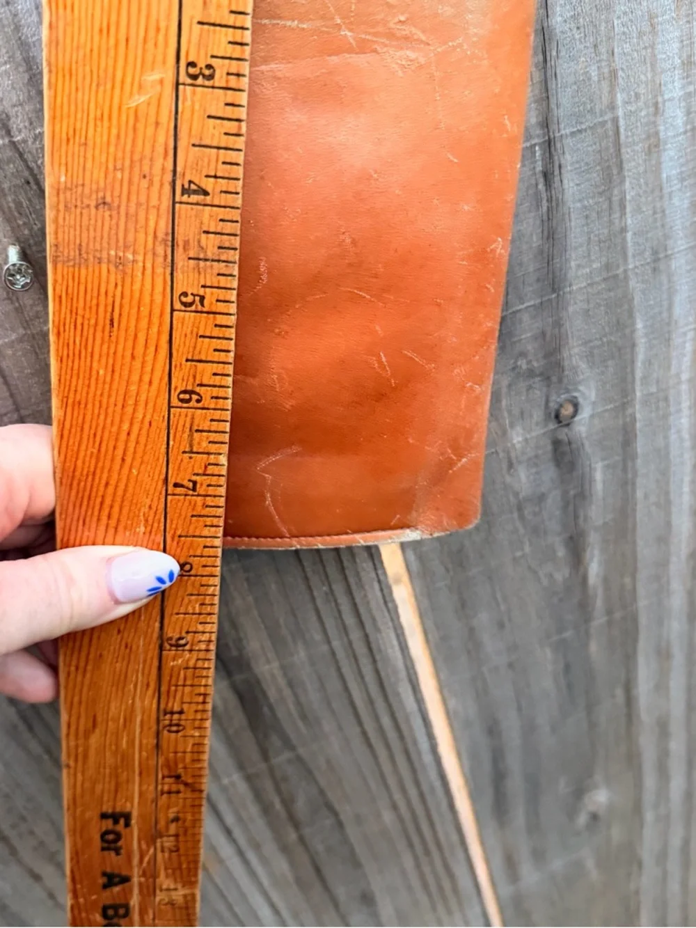 Vintage compact tan
